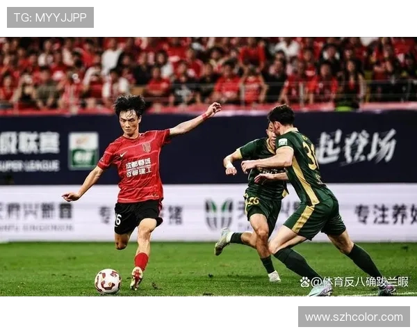 国足逆转夺冠全场沸腾年轻球员闪耀赛场展现中国足球新希望